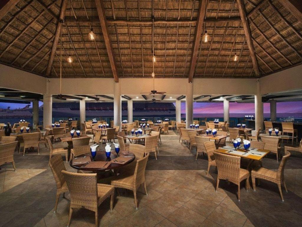 Hotel El Cid La Ceiba 3*
